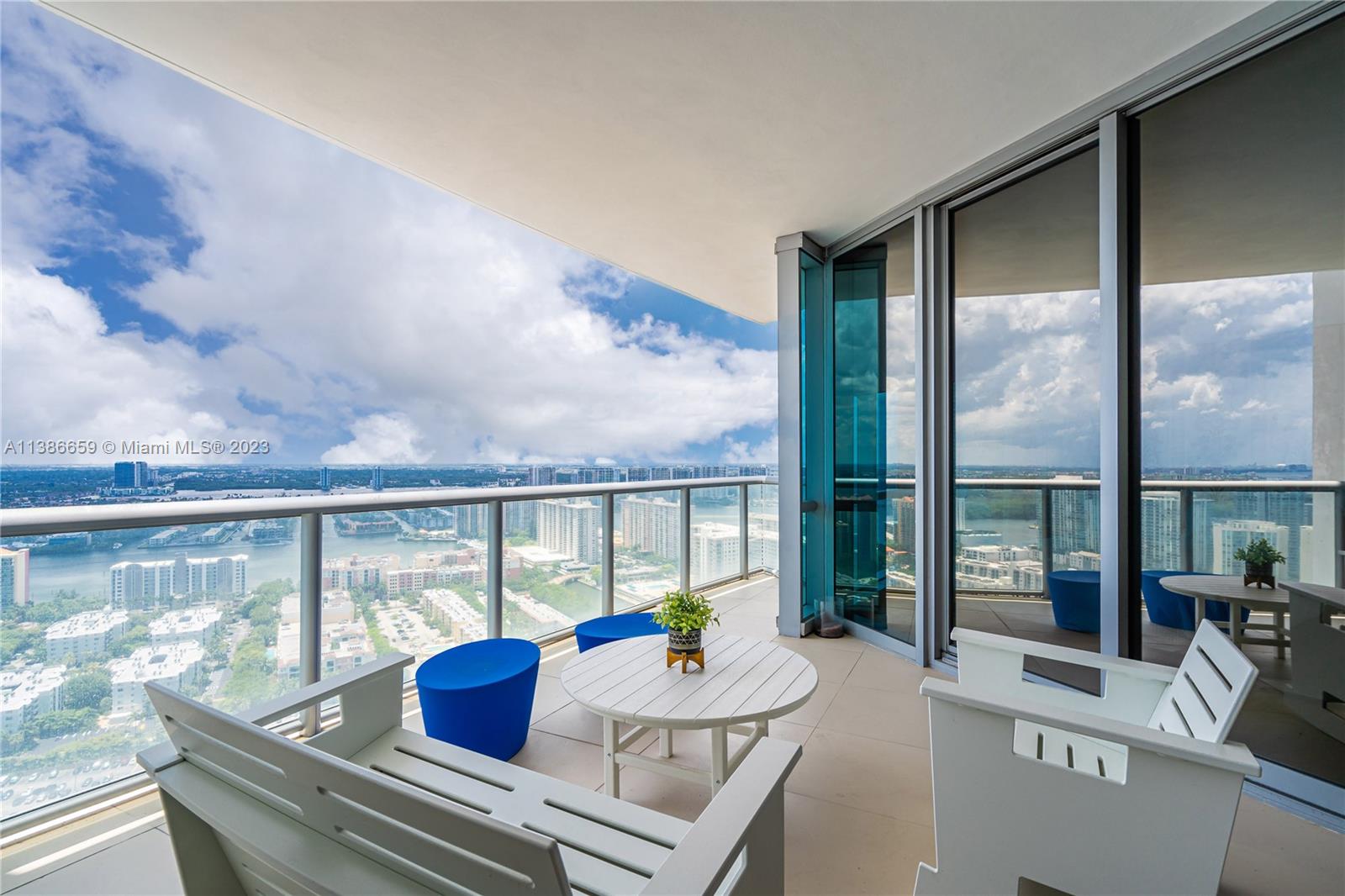 JADE OCEAN CONDO - Residential