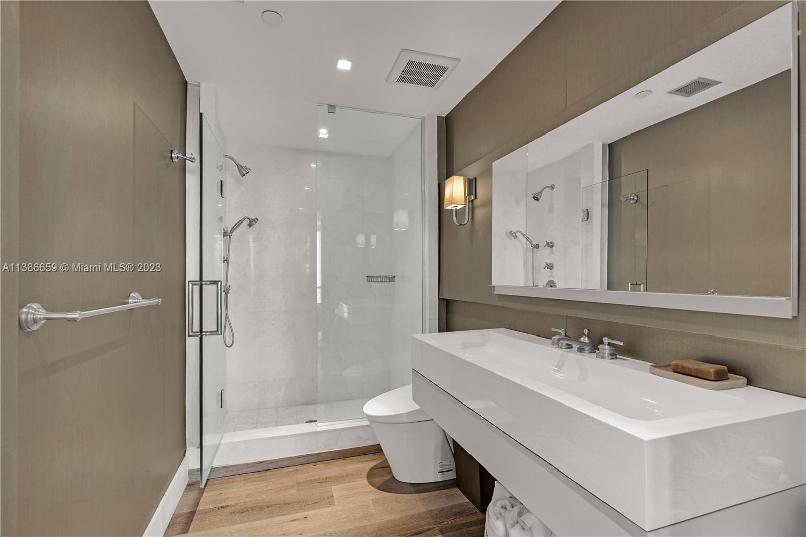 JADE OCEAN CONDO - Residential