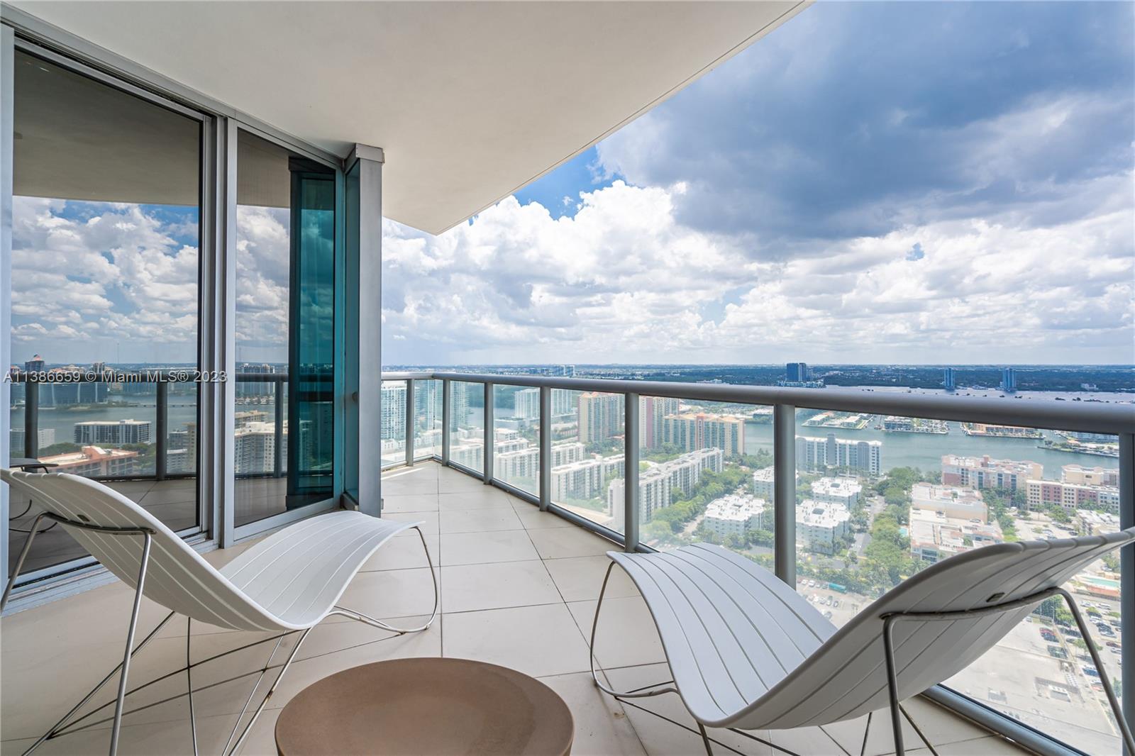 JADE OCEAN CONDO - Residential