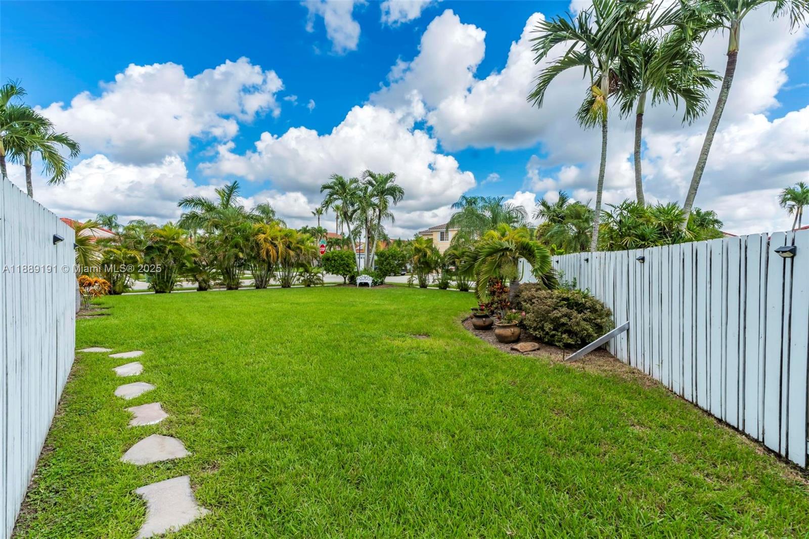 CHAPEL TRAIL II - Residential