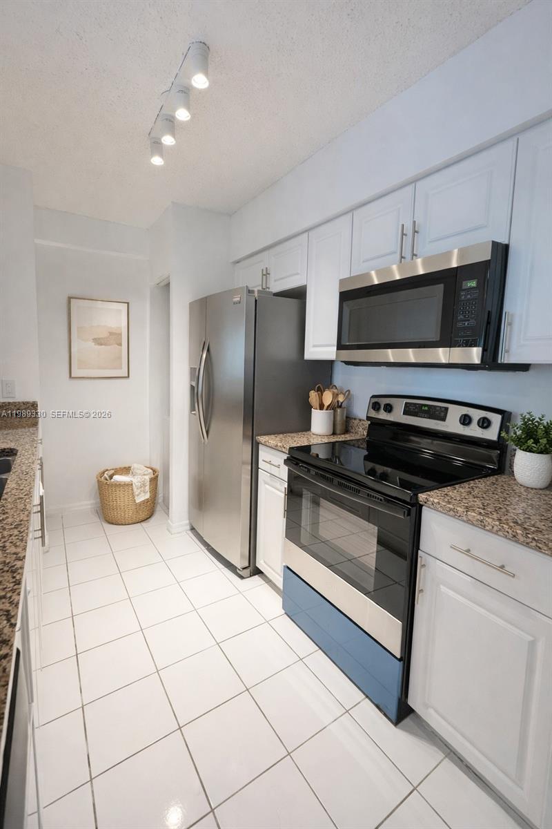 THE MARK ON BRICKELL COND - Residential