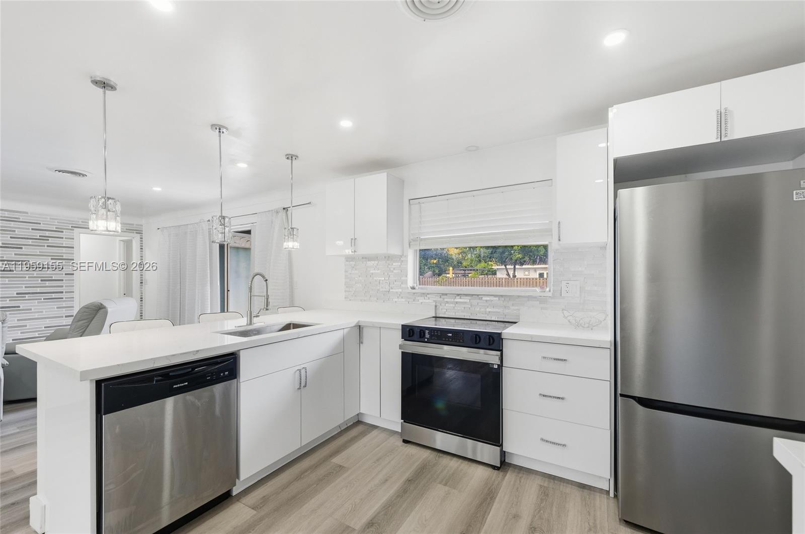 PLANTATION GARDENS 2ND SE - Residential