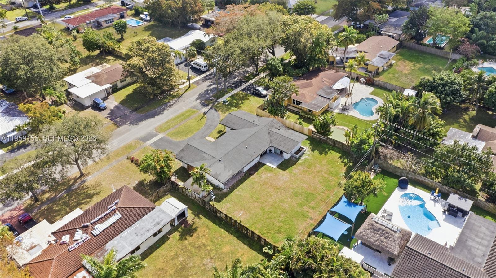 PLANTATION GARDENS 2ND SE - Residential