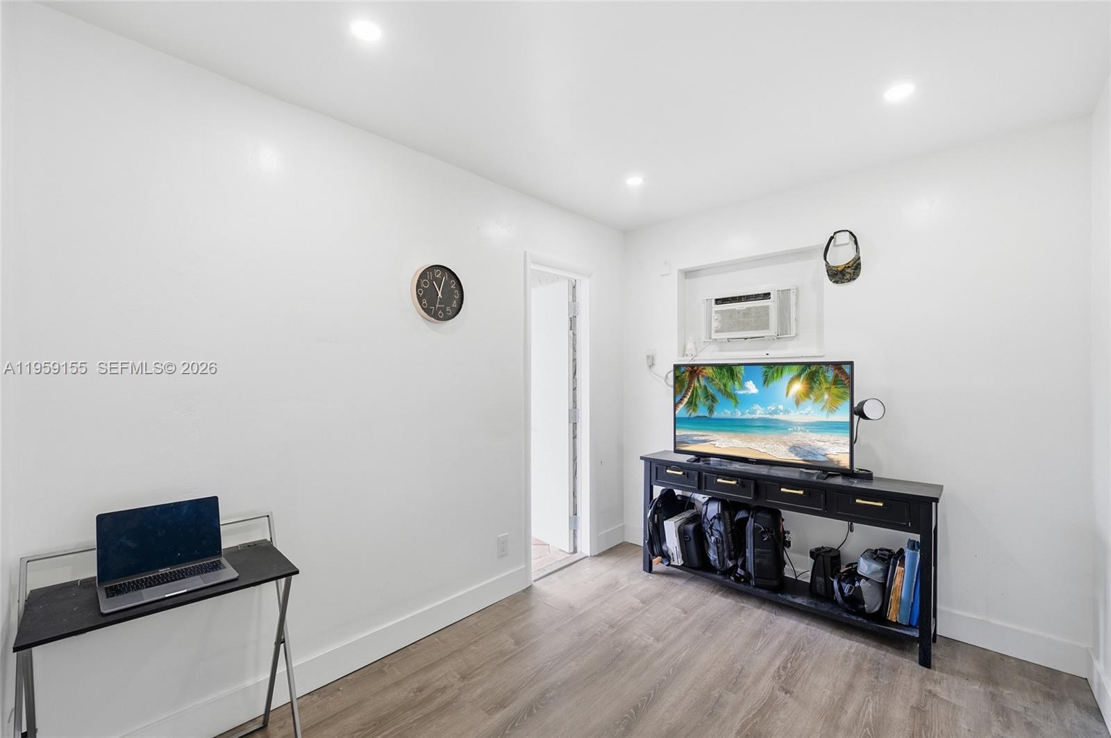 PLANTATION GARDENS 2ND SE - Residential