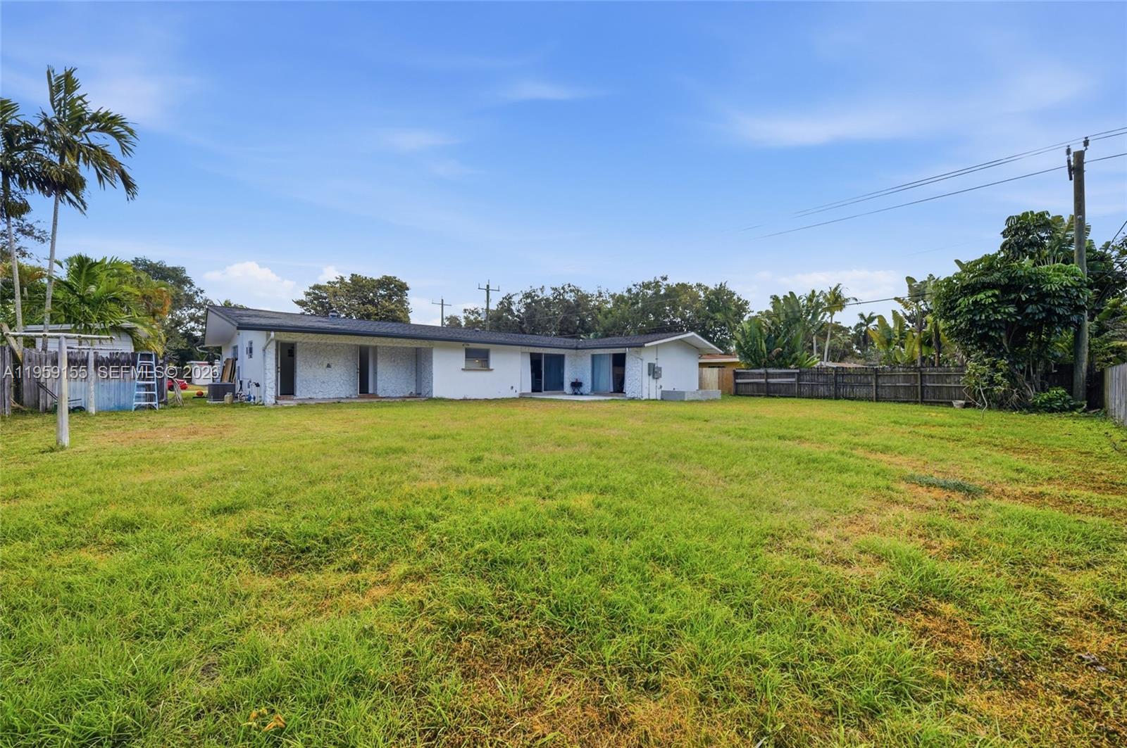 PLANTATION GARDENS 2ND SE - Residential