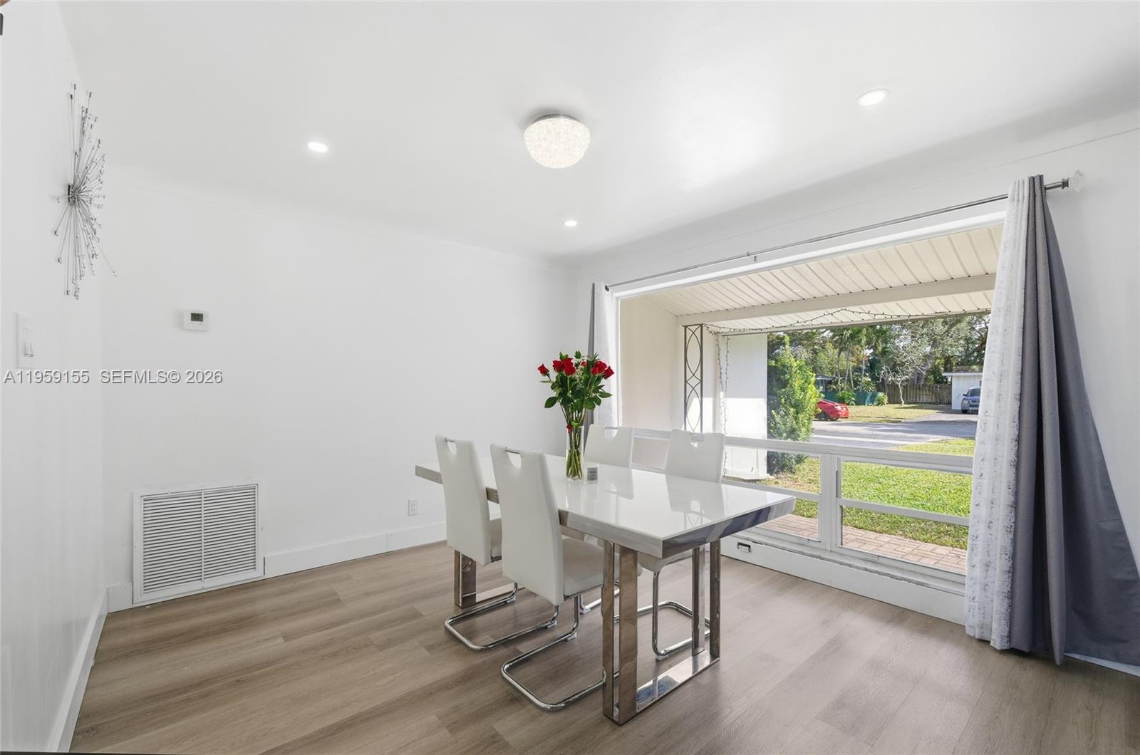 PLANTATION GARDENS 2ND SE - Residential