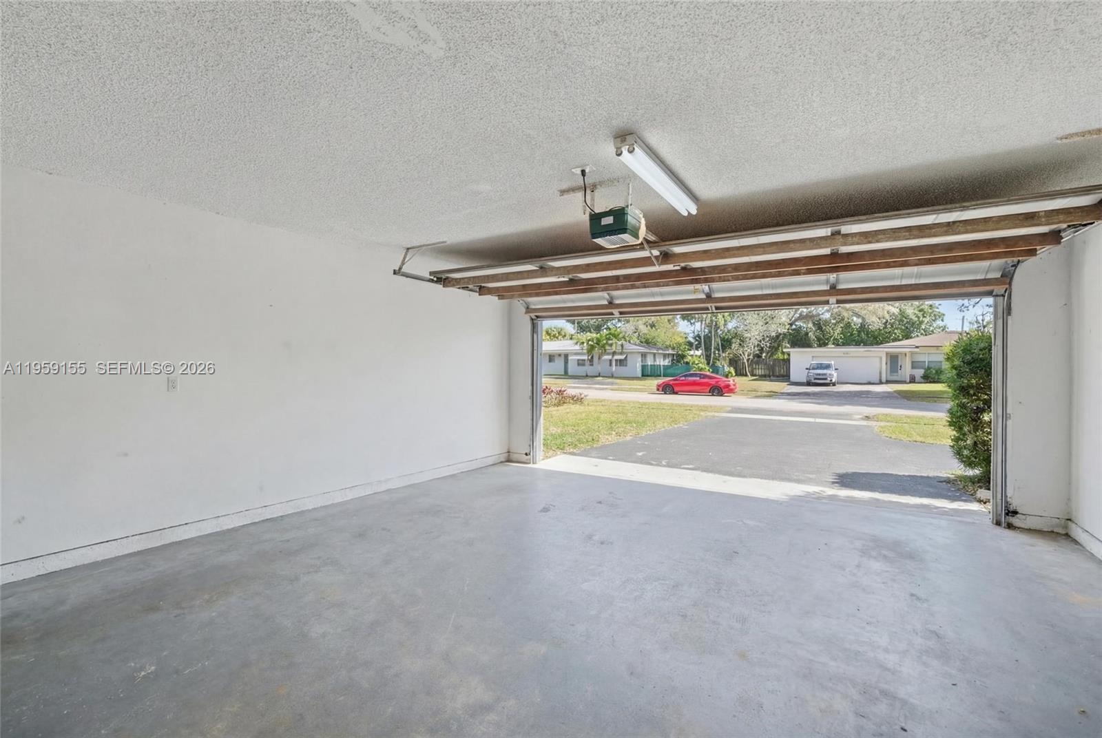 PLANTATION GARDENS 2ND SE - Residential