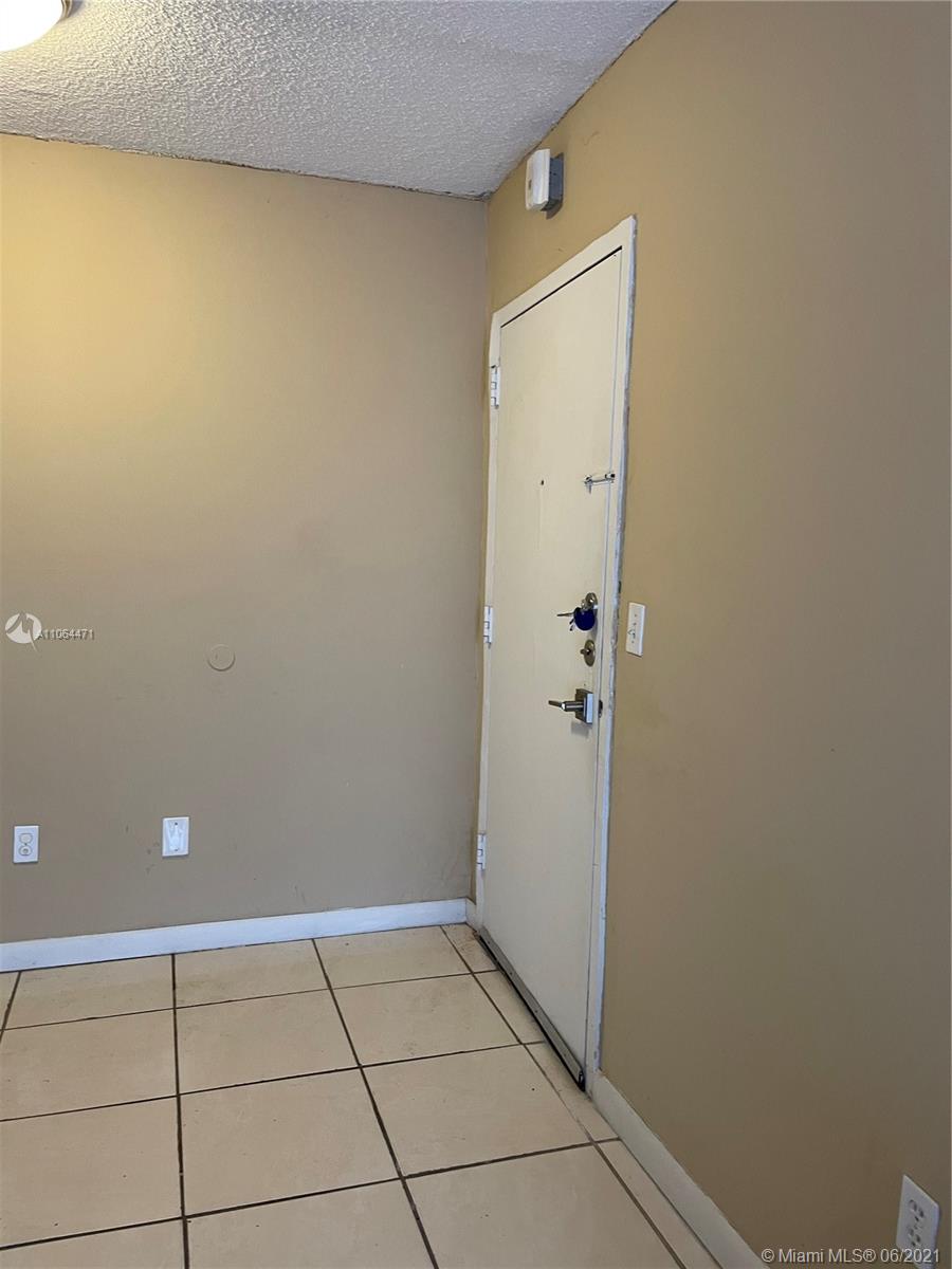 NORTHEAST PALMS CONDO - Residential Lease