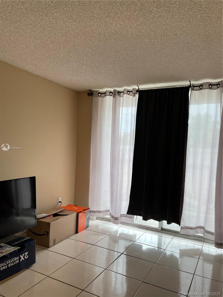 NORTHEAST PALMS CONDO - Residential Lease