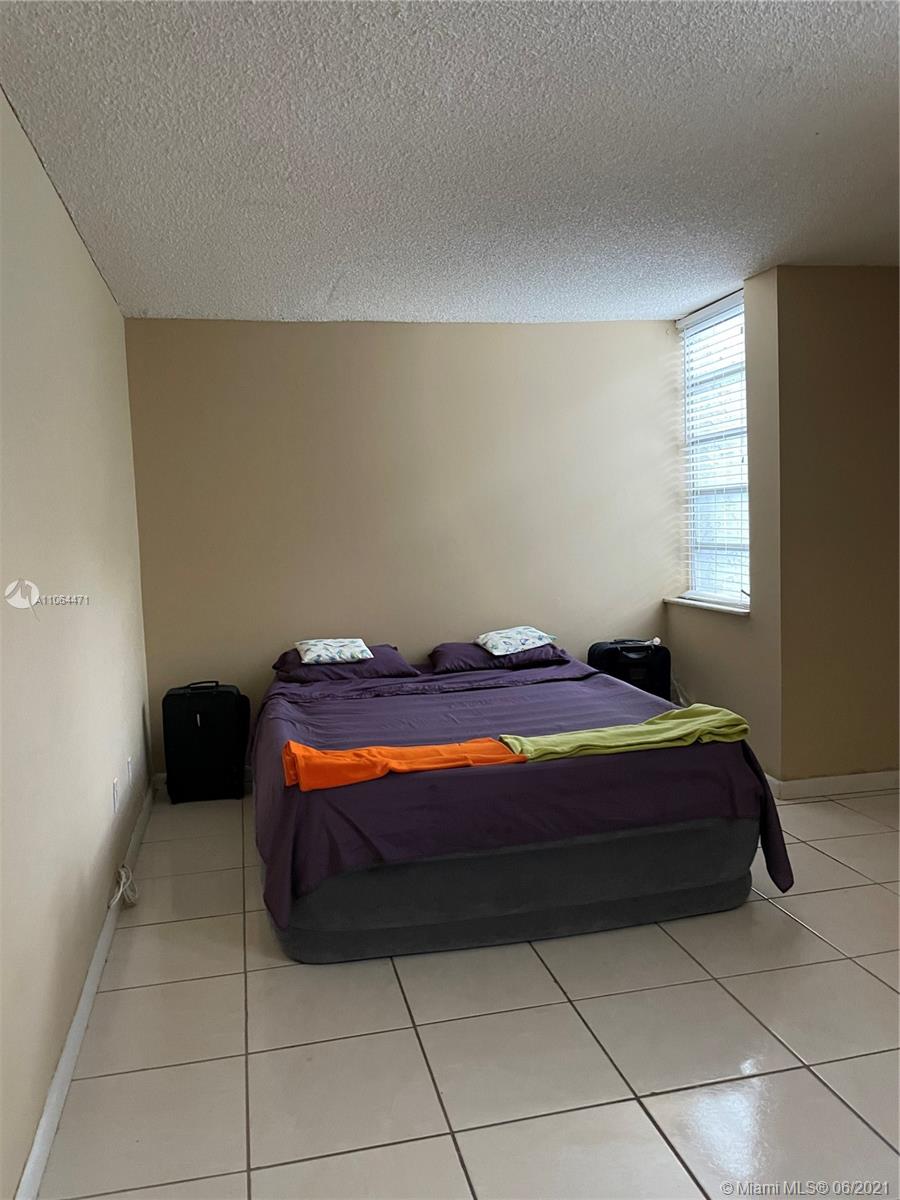 NORTHEAST PALMS CONDO - Residential Lease