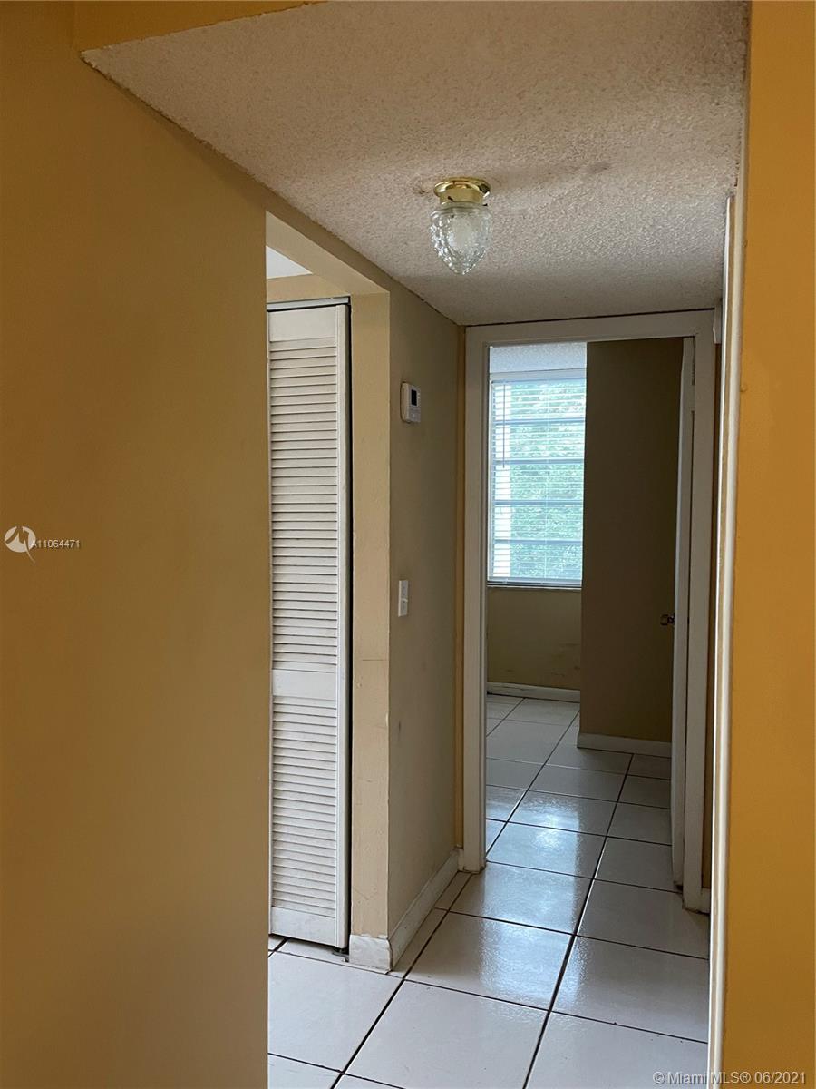 NORTHEAST PALMS CONDO - Residential Lease