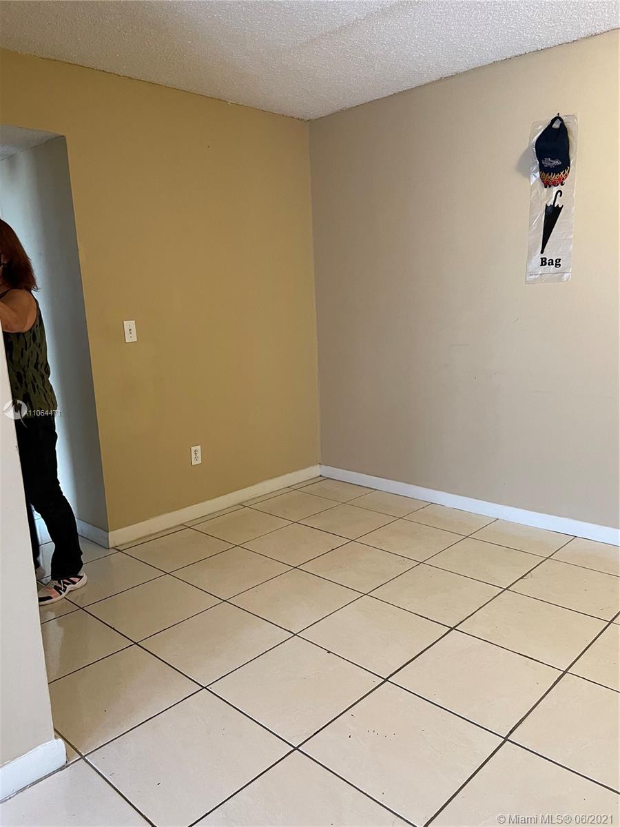 NORTHEAST PALMS CONDO - Residential Lease