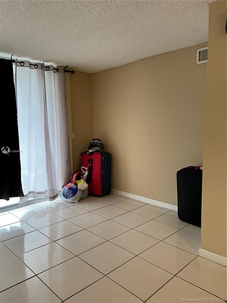 NORTHEAST PALMS CONDO - Residential Lease