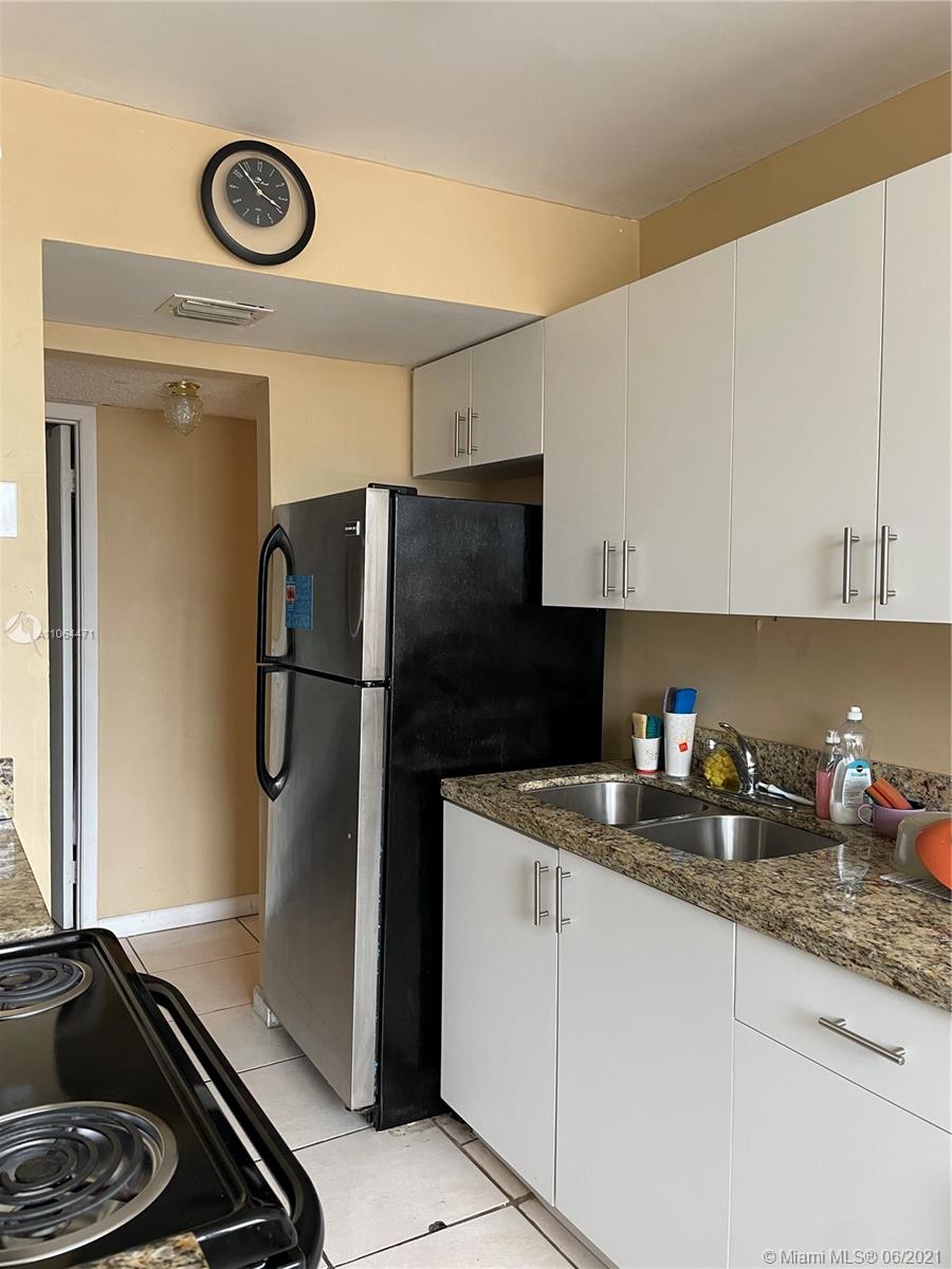 NORTHEAST PALMS CONDO - Residential Lease