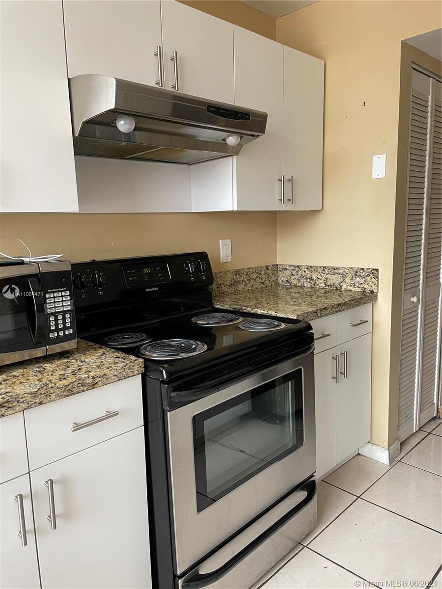 NORTHEAST PALMS CONDO - Residential Lease