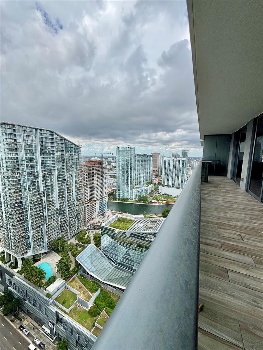 801 SMA RESIDENCES CONDO - Residential Lease
