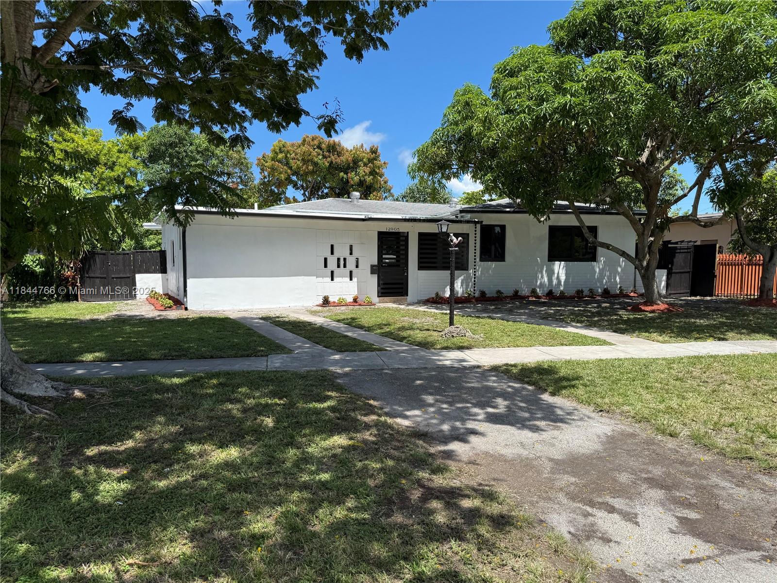 BREEZESWEPT ESTATES 1ST A - Residential