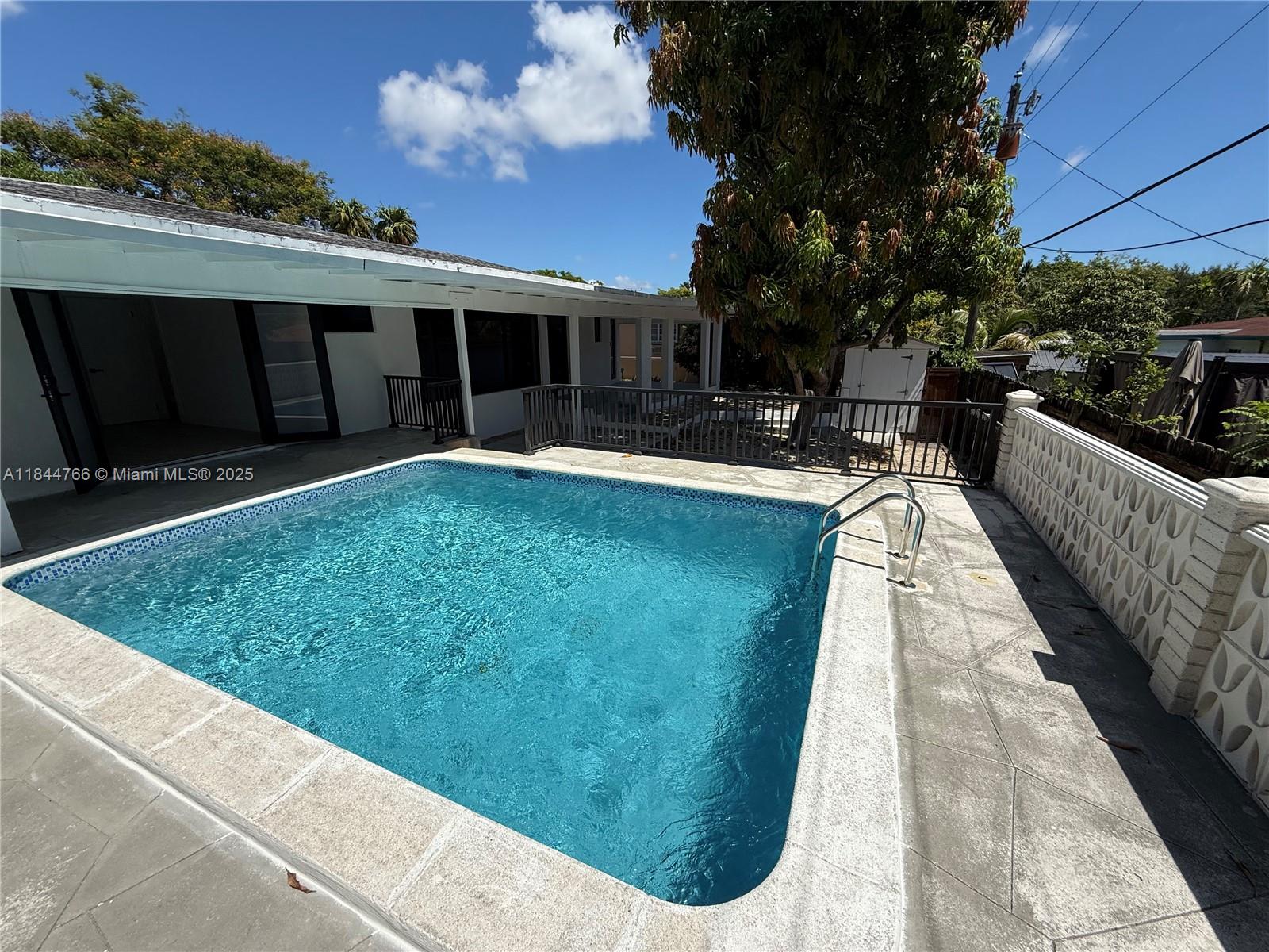 BREEZESWEPT ESTATES 1ST A - Residential