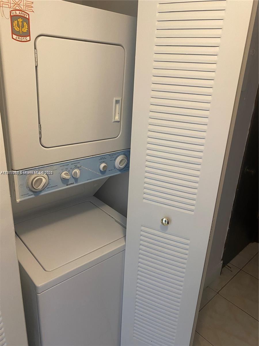 WIMBLEDON AT JACARANDA CO - Residential Lease