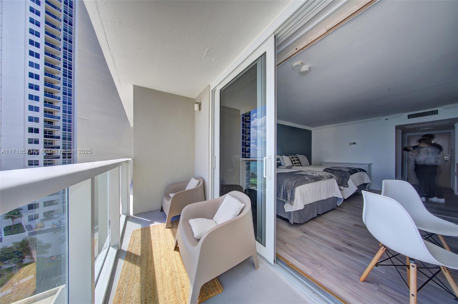 THE AVENTURA BEACH CLUB C - Residential