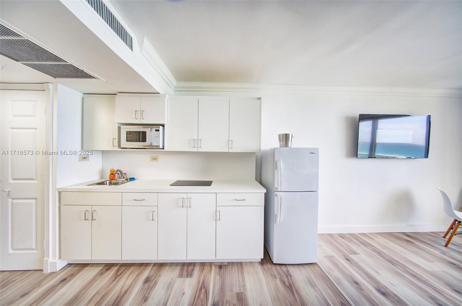 THE AVENTURA BEACH CLUB C - Residential