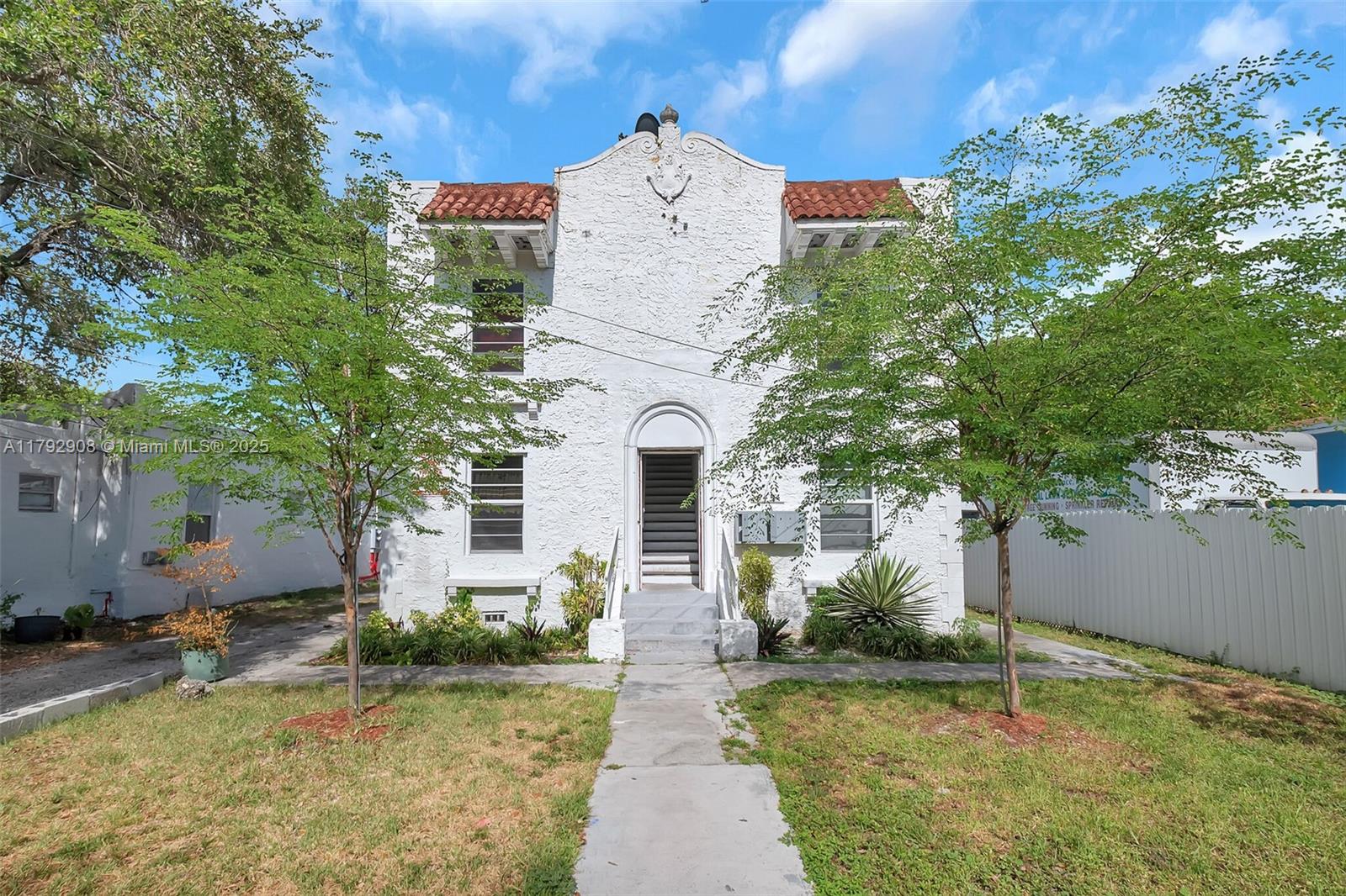 5422 NW 5th Ave