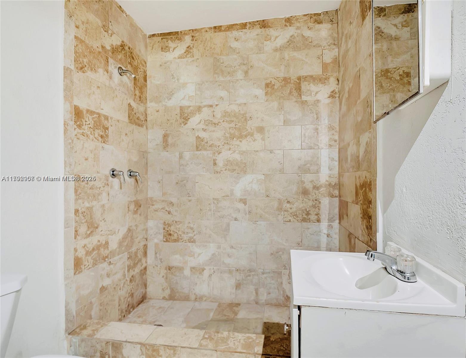 BUENA VISTA GARDENS - Residential Income