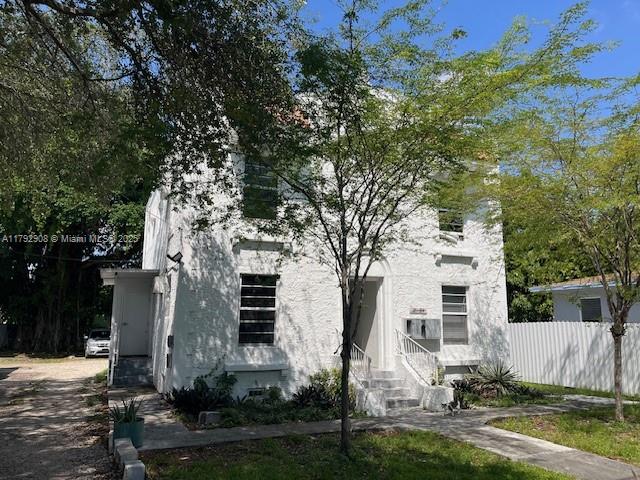 5422 NW 5th Ave