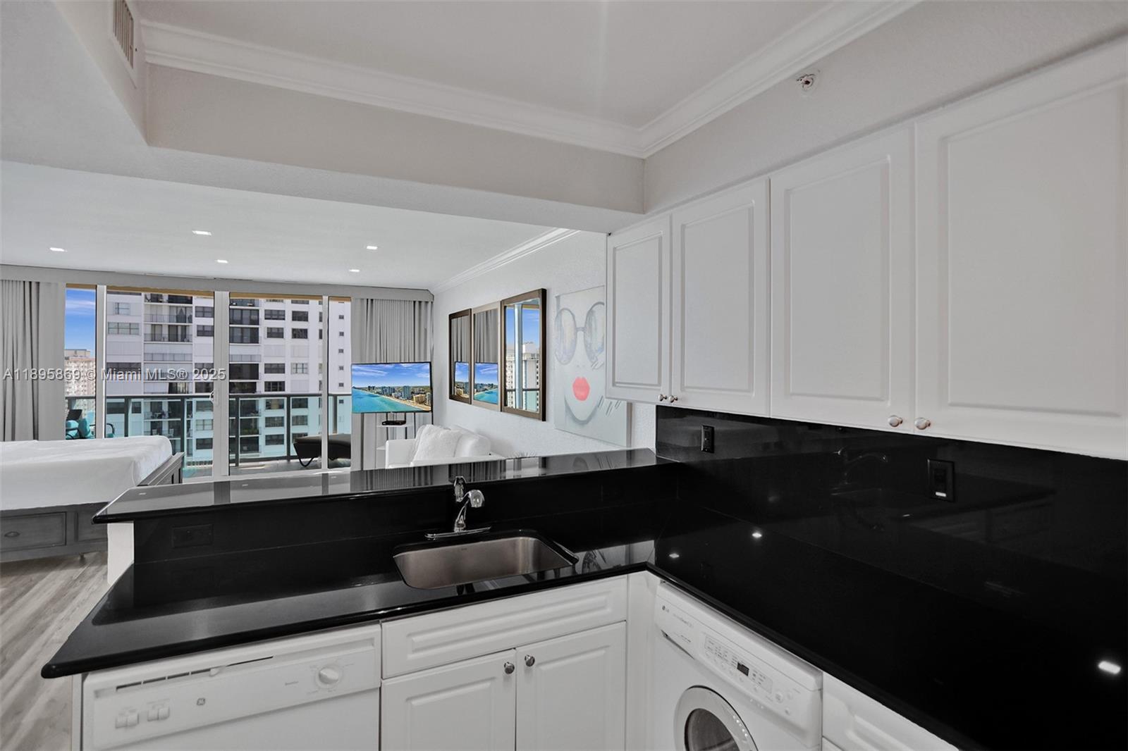 WAVE CONDO - Residential Lease