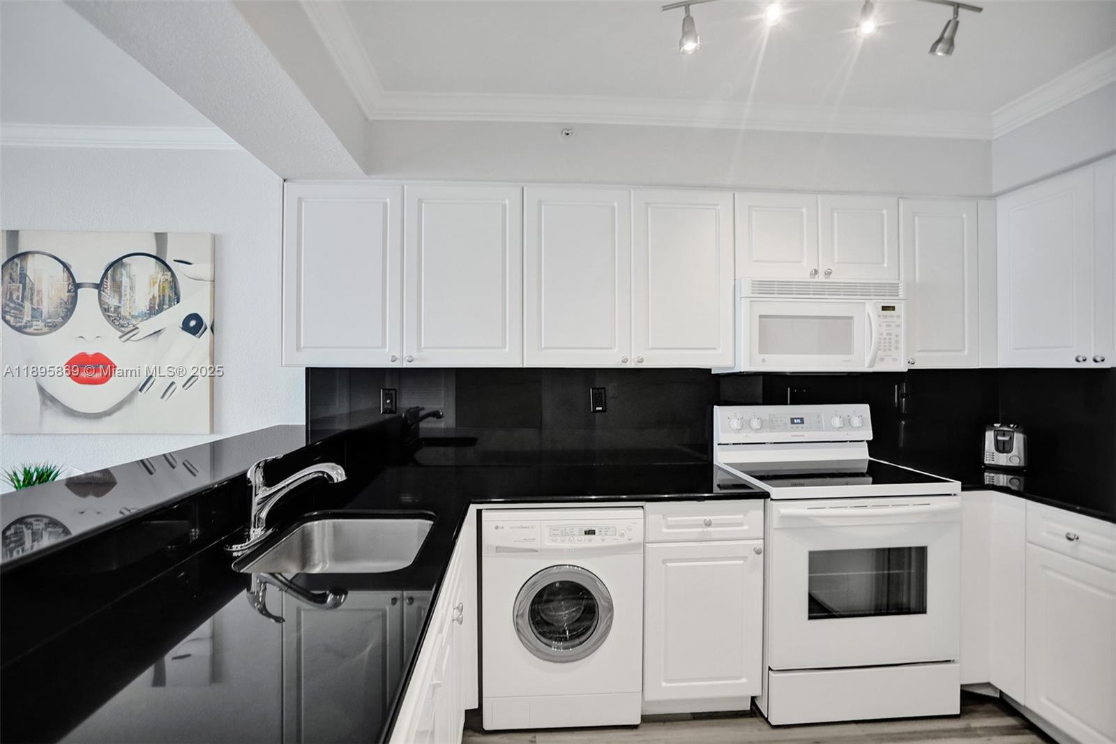 WAVE CONDO - Residential Lease
