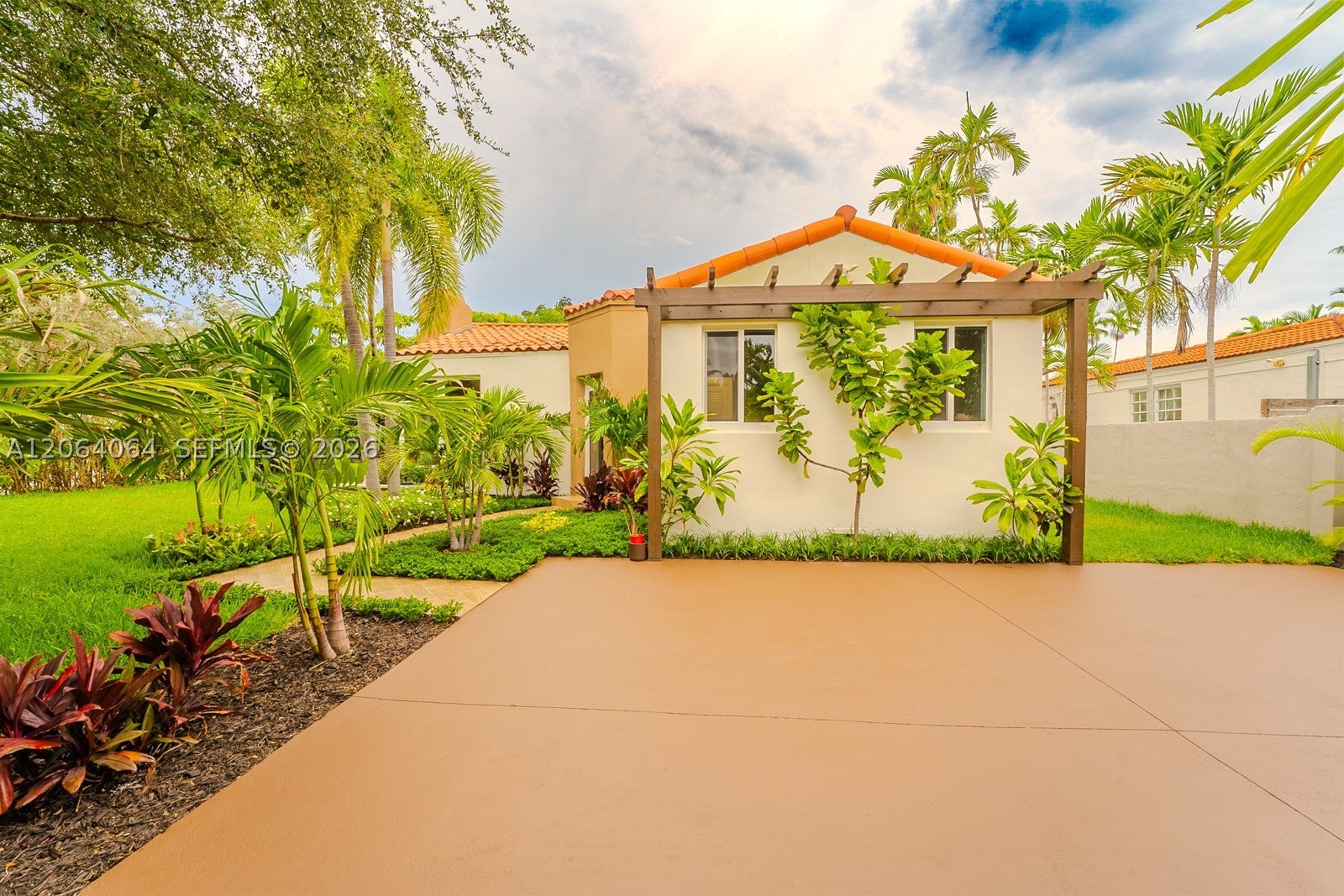2483 SW 24th St