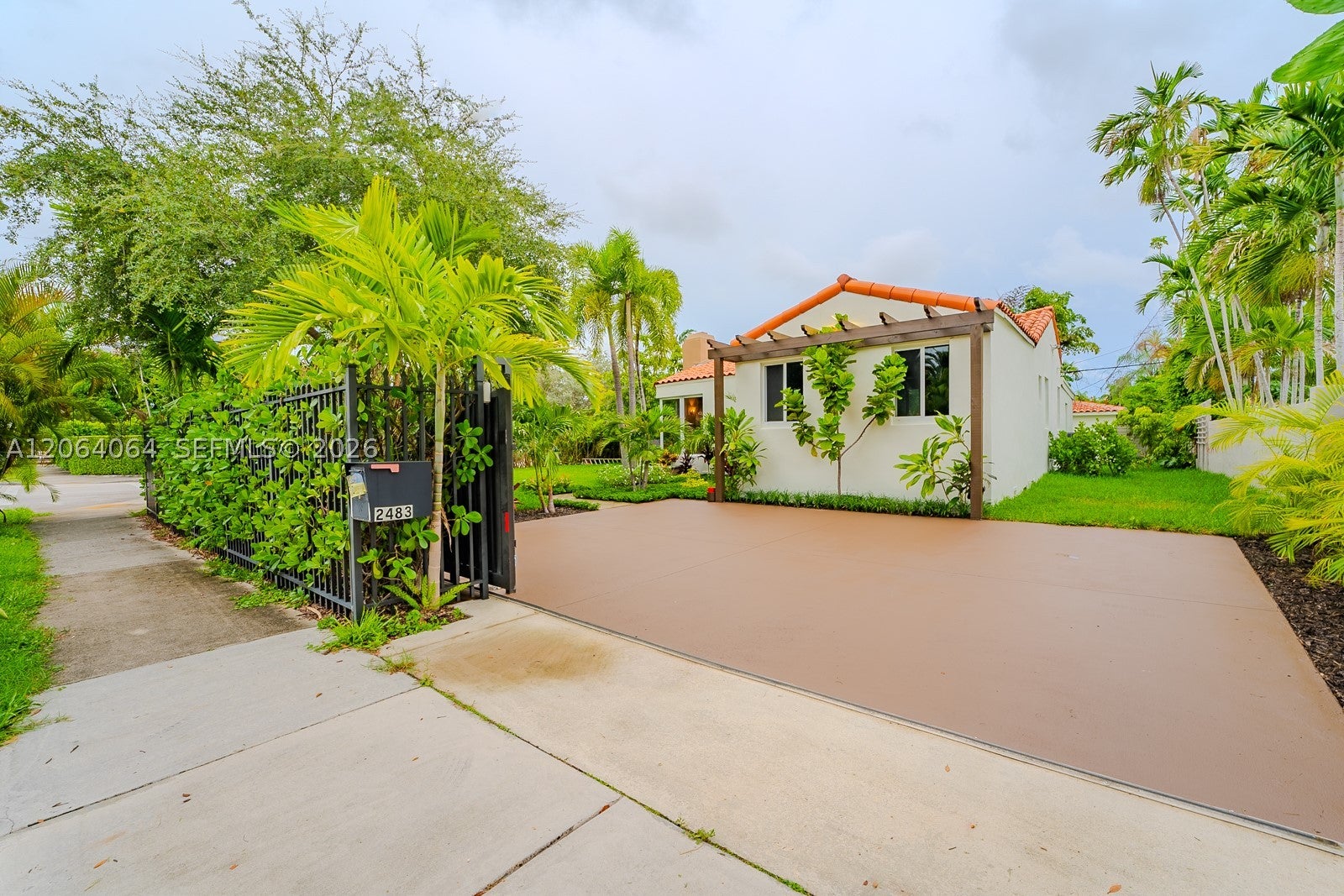 2483 SW 24th St