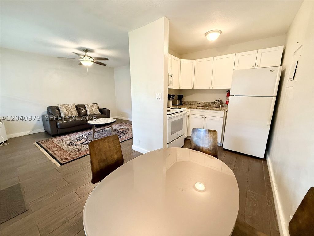 Photo of 1415 SW 1st St #6, Fort Lauderdale, FL 33315 (MLS # A12040373)