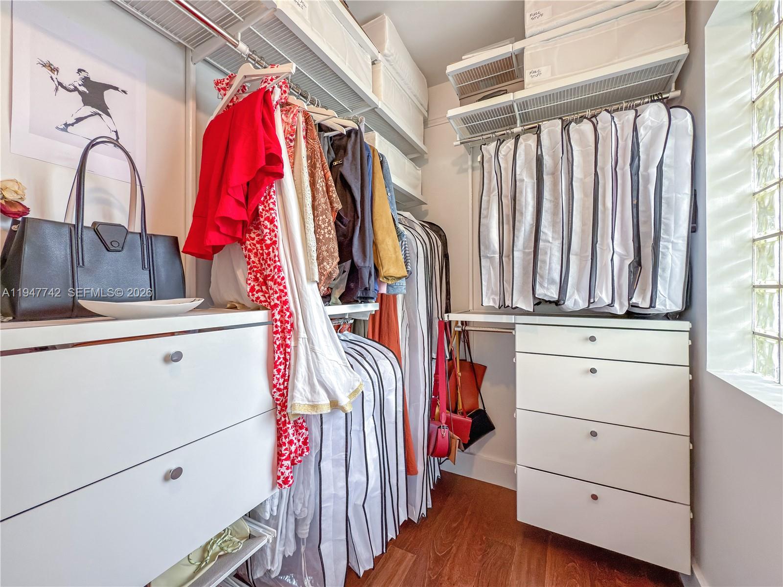 MOULIN ROUGE CONDO - Residential