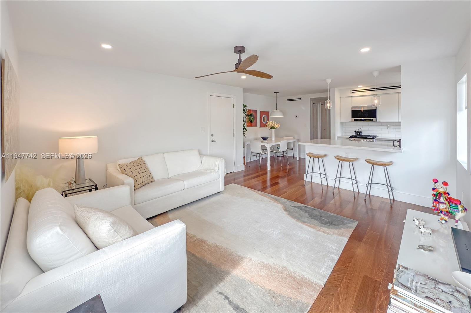 MOULIN ROUGE CONDO - Residential