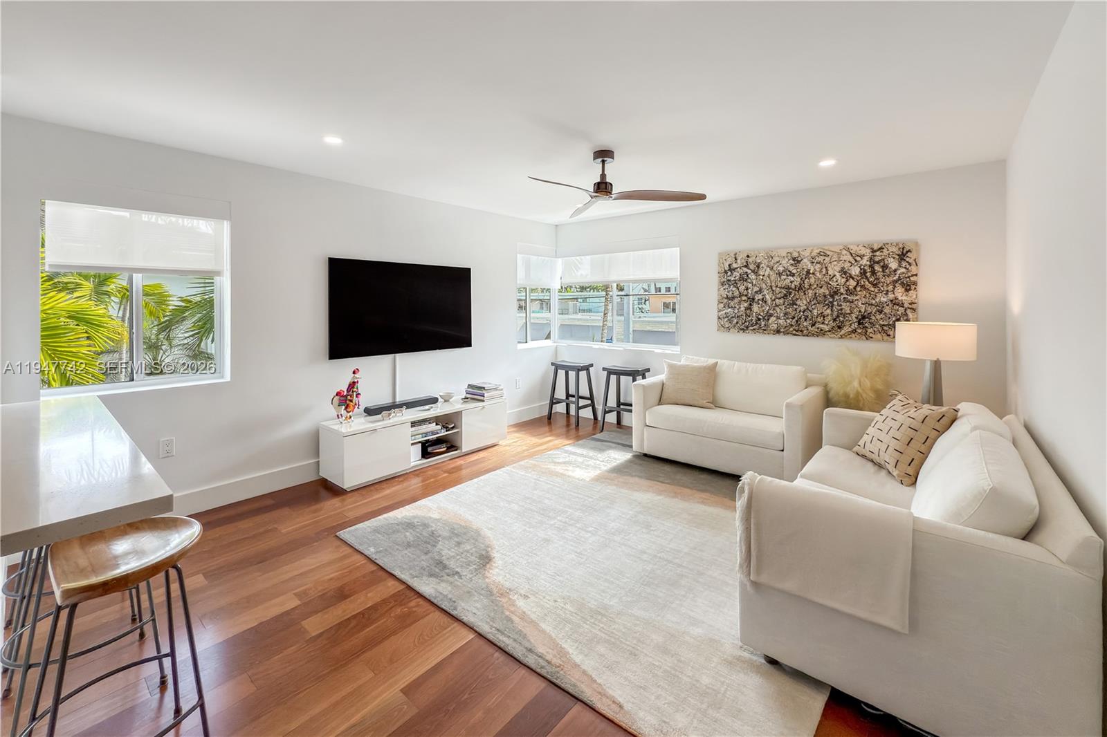 MOULIN ROUGE CONDO - Residential