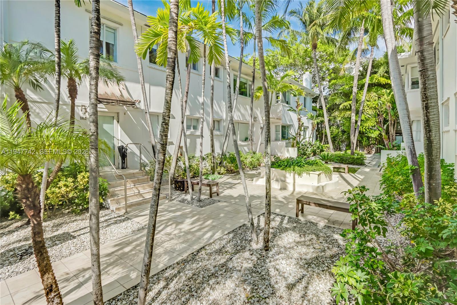 MOULIN ROUGE CONDO - Residential