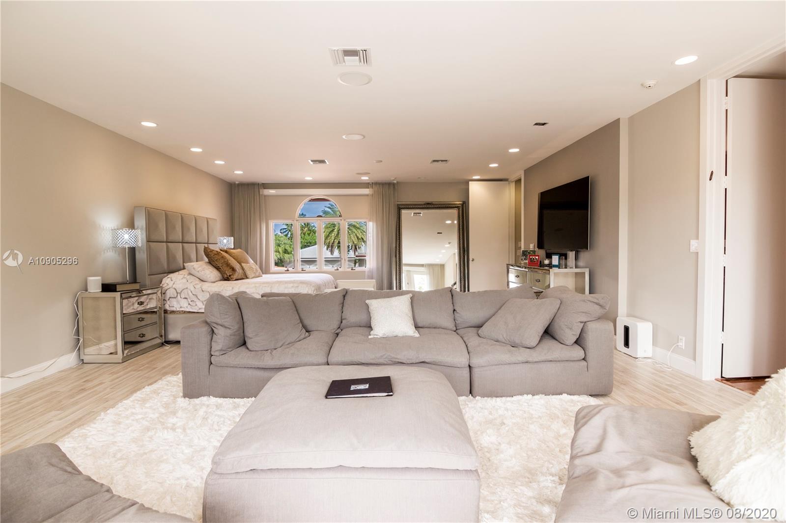 PELICAN ISLE - Residential