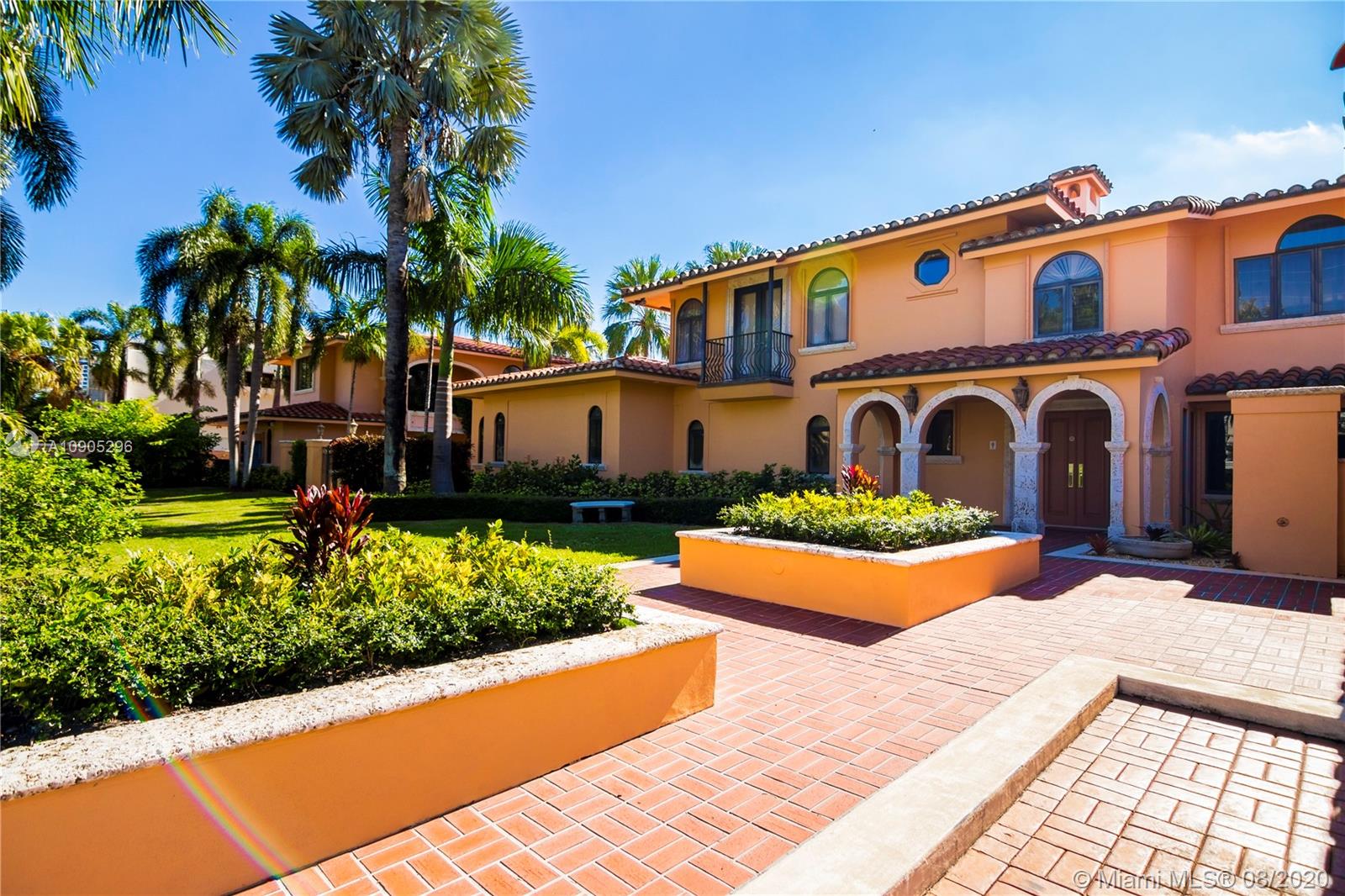 PELICAN ISLE - Residential