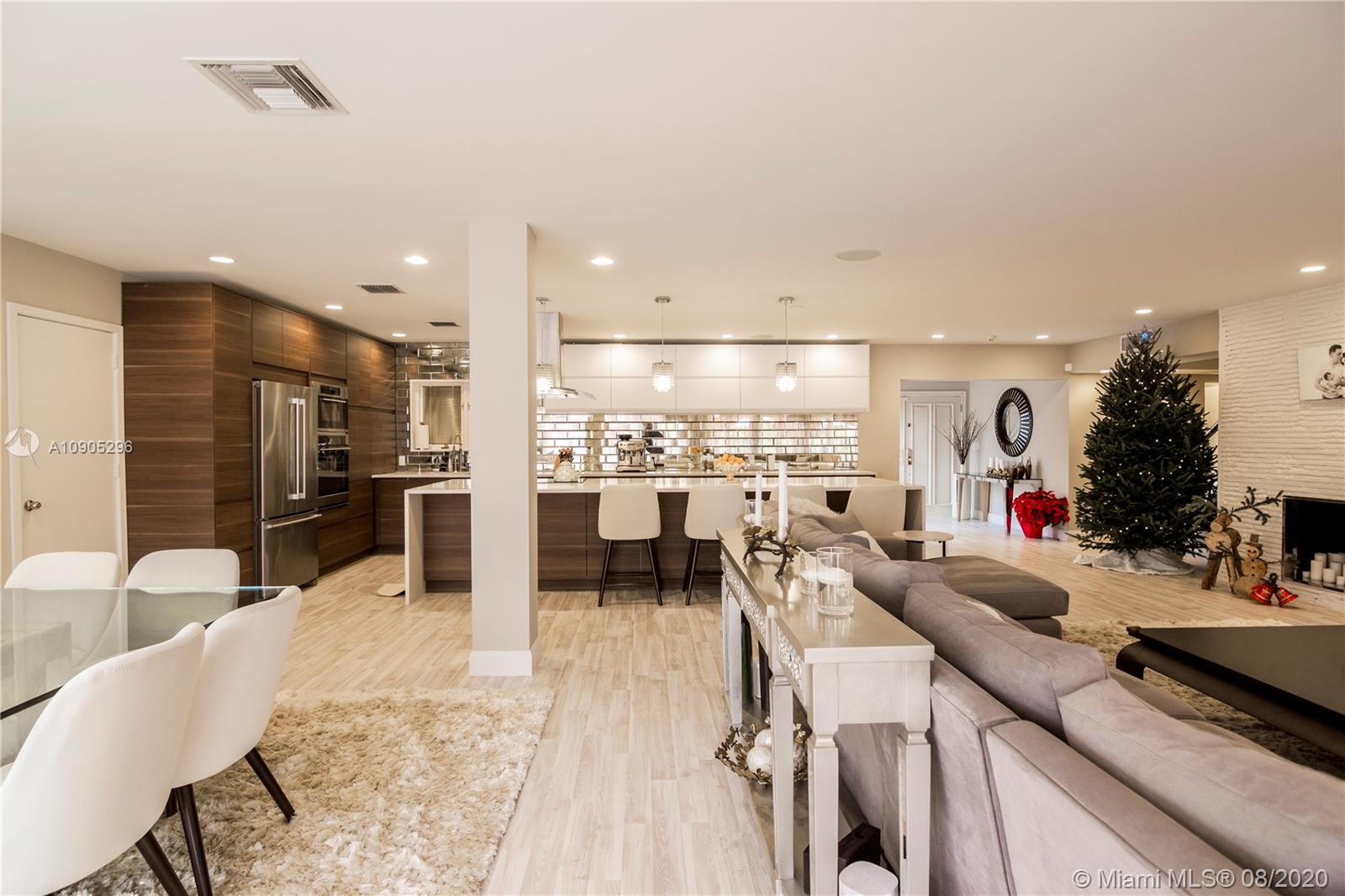 PELICAN ISLE - Residential