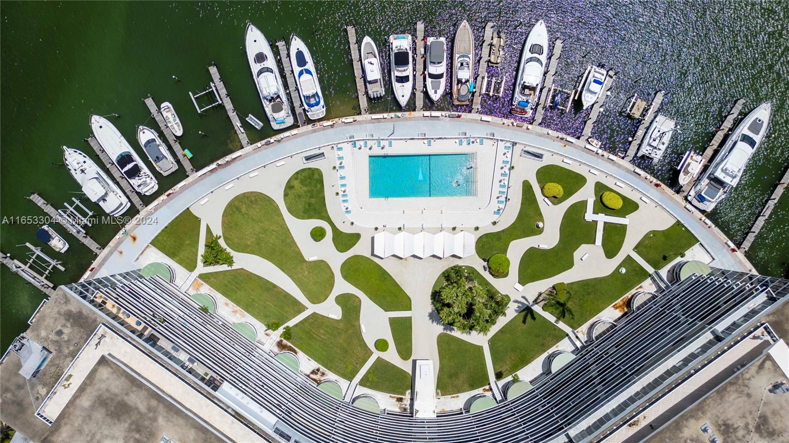 KING COLE CONDO - Residential