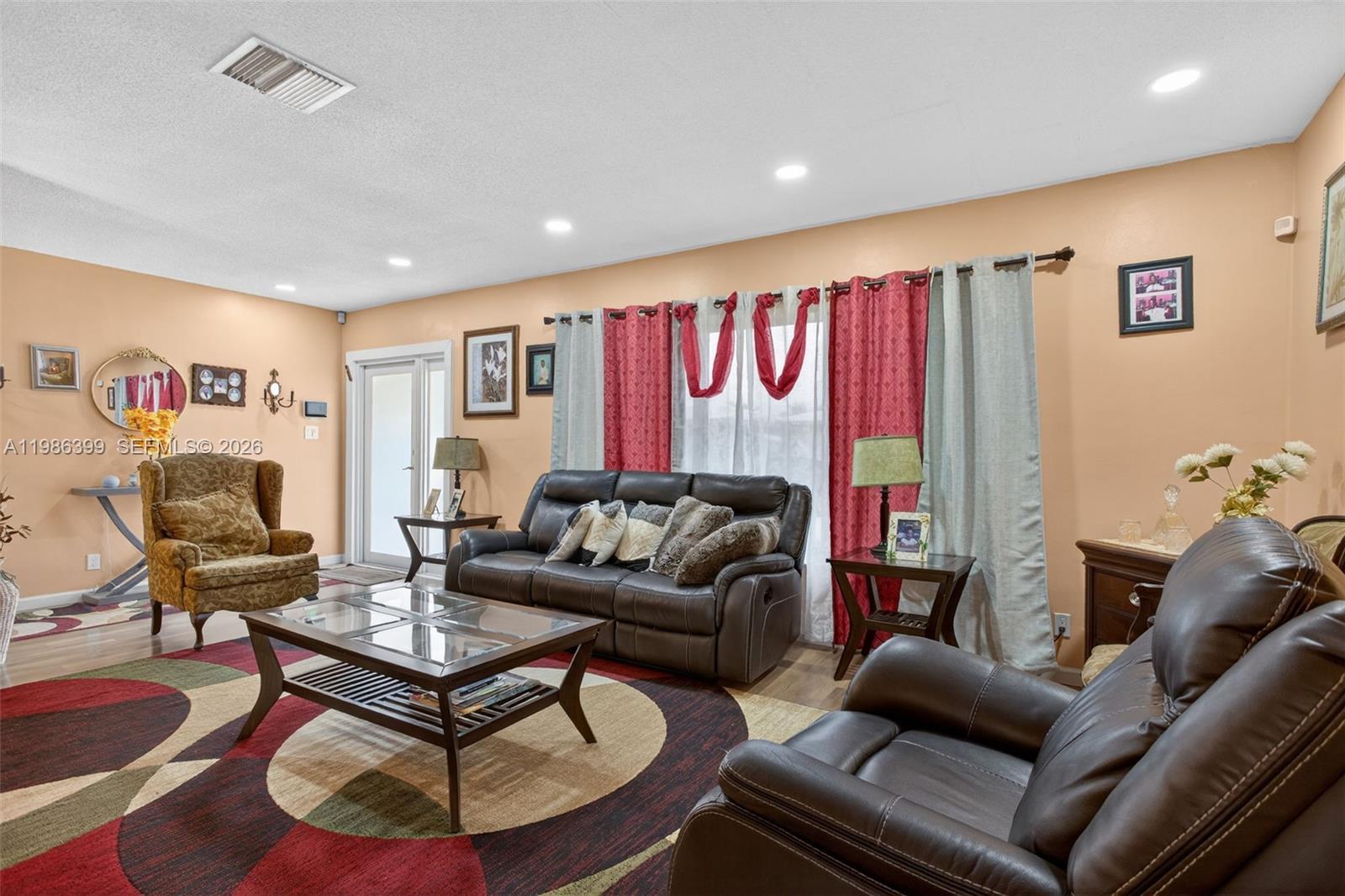 MAINLANDS OF TAMARAC LAKE - Residential