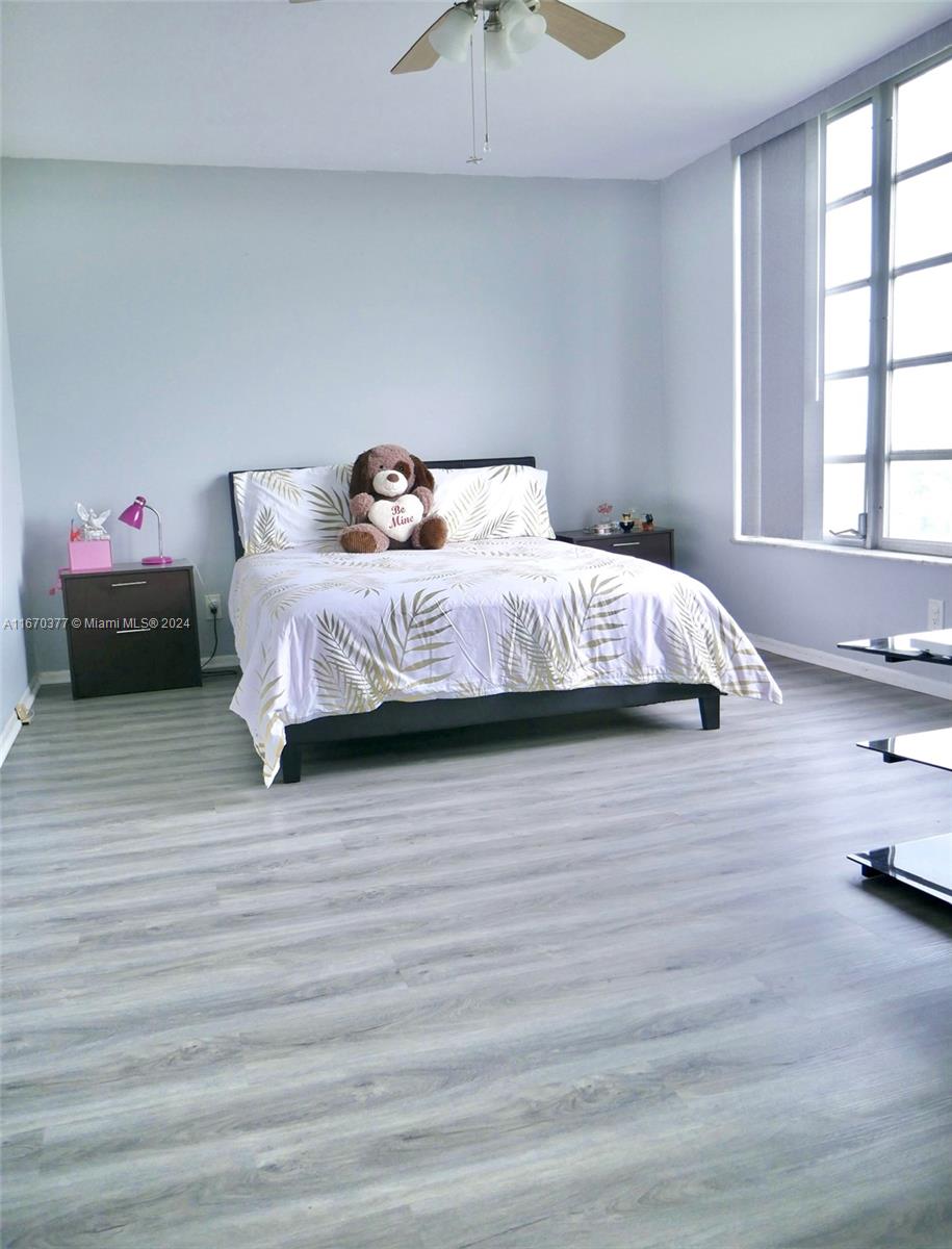 NO 18 PALM-AIRE COUNTRY C - Residential Lease