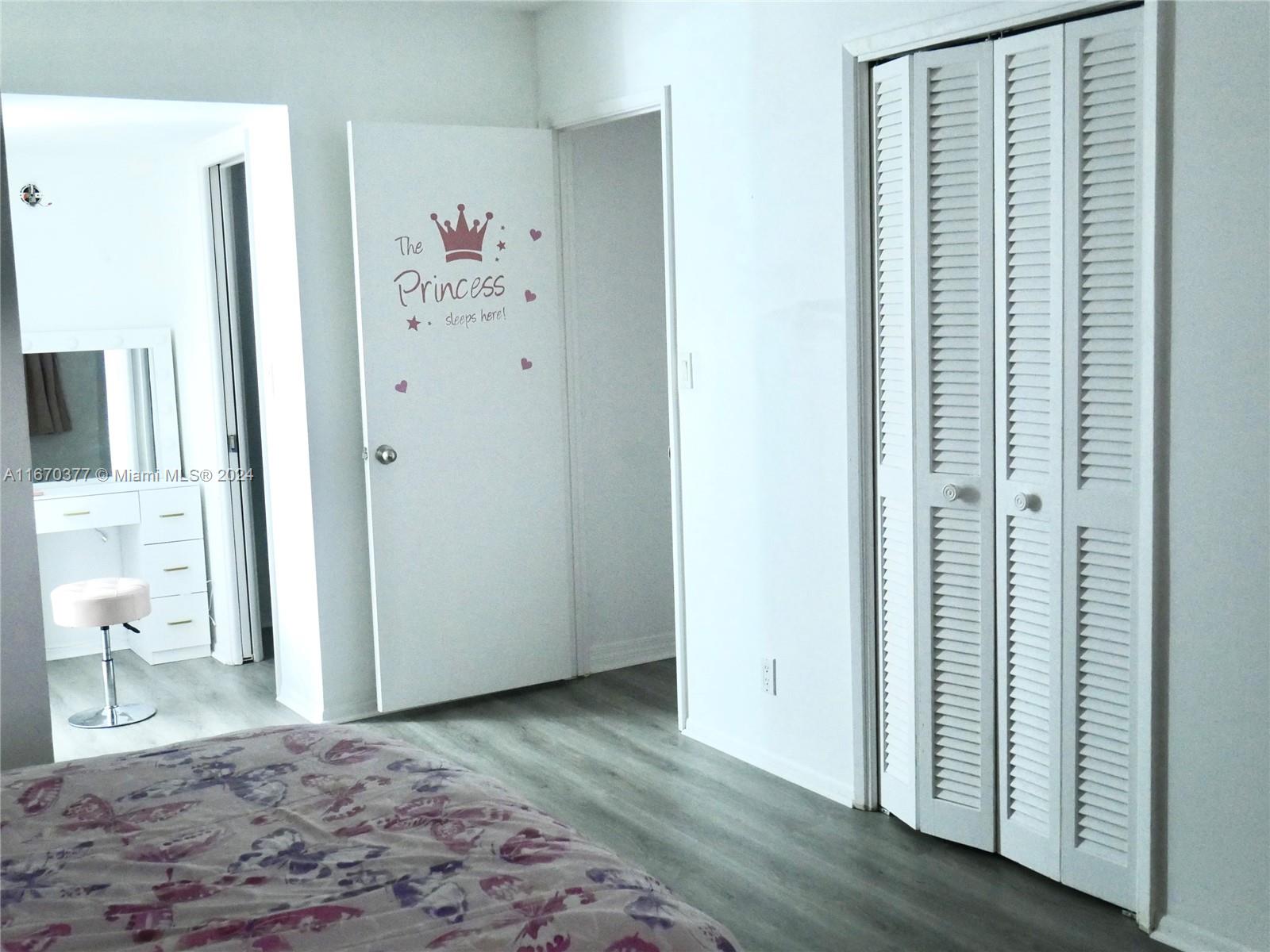 NO 18 PALM-AIRE COUNTRY C - Residential Lease