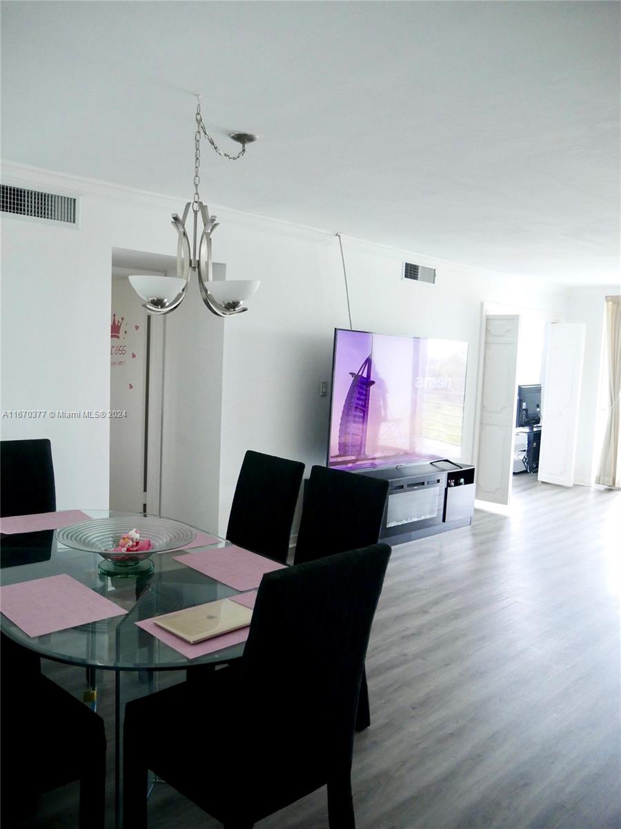 NO 18 PALM-AIRE COUNTRY C - Residential Lease