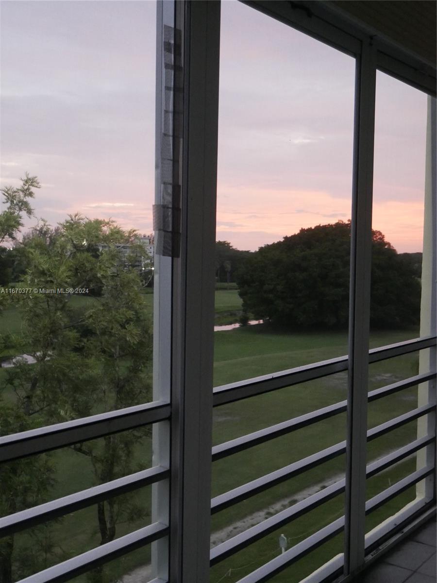 NO 18 PALM-AIRE COUNTRY C - Residential Lease