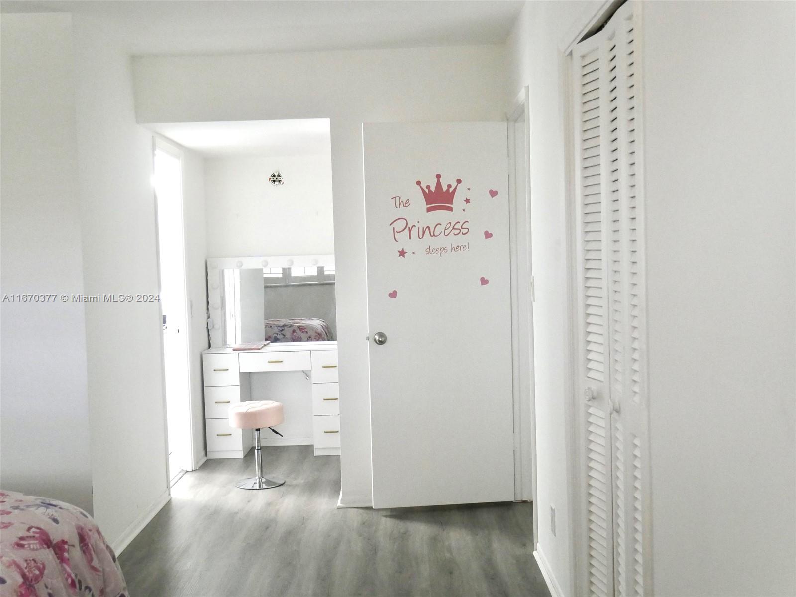 NO 18 PALM-AIRE COUNTRY C - Residential Lease