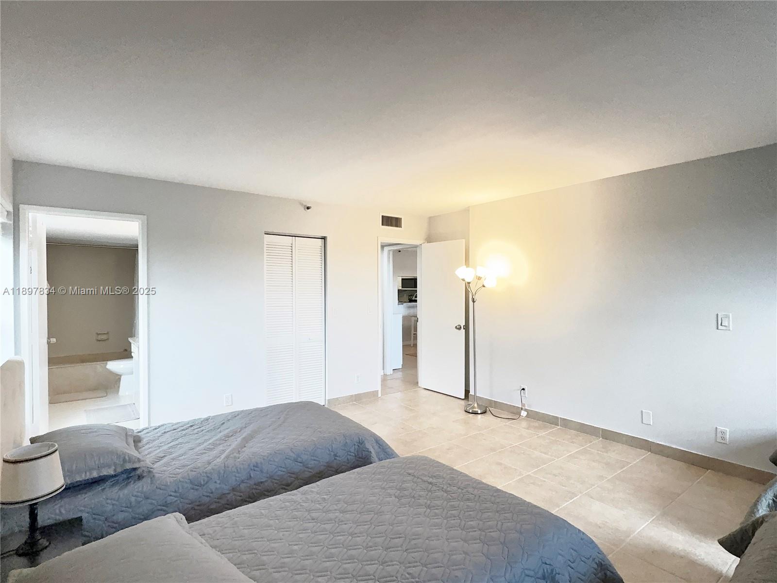 CYPRESS BEND CONDOMINIUM - Residential