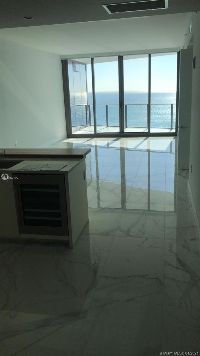 The Ritz-Carlton Residence - Residential Lease