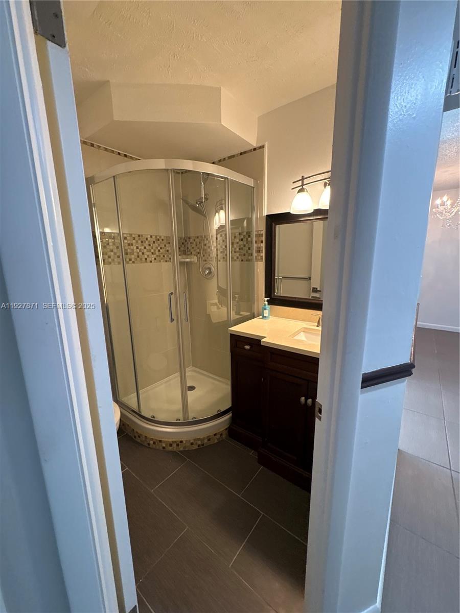 JARRET HALL CONDO - Residential